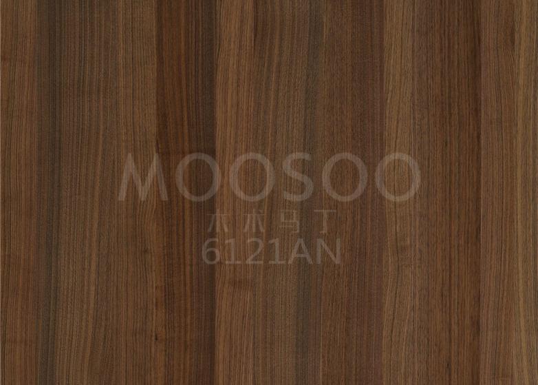 Verschönern Sie Ihr Interieur mit vorgefertigten Holzpaneelen aus Schwarznussholz